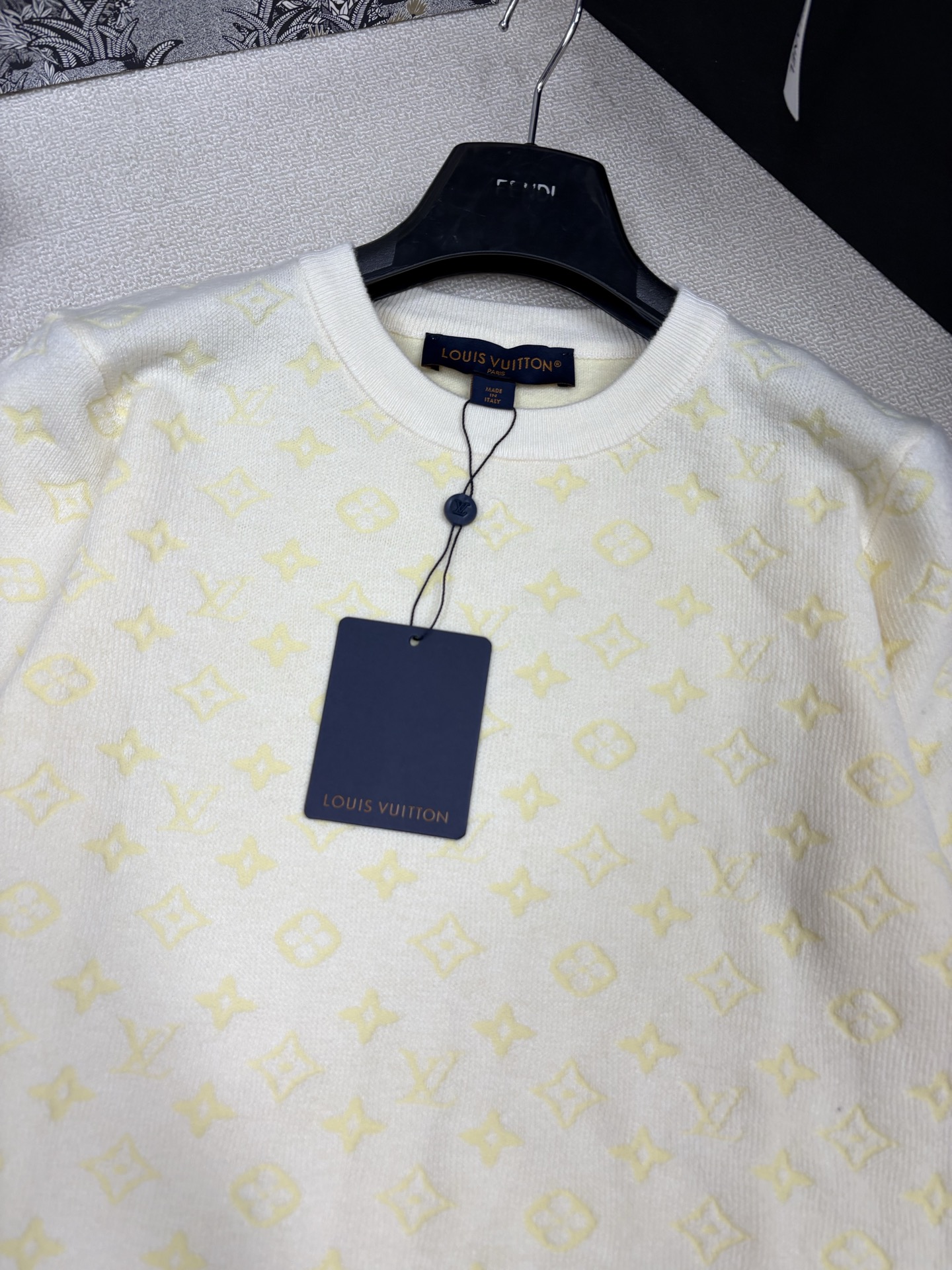 Women's short sleeves